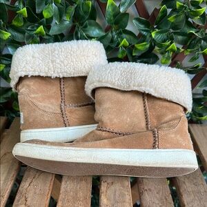 Chestnut UGG foldover calf boots